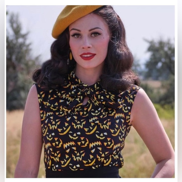 Halloween Retrolicious Bow Top - Picture 1 of 12